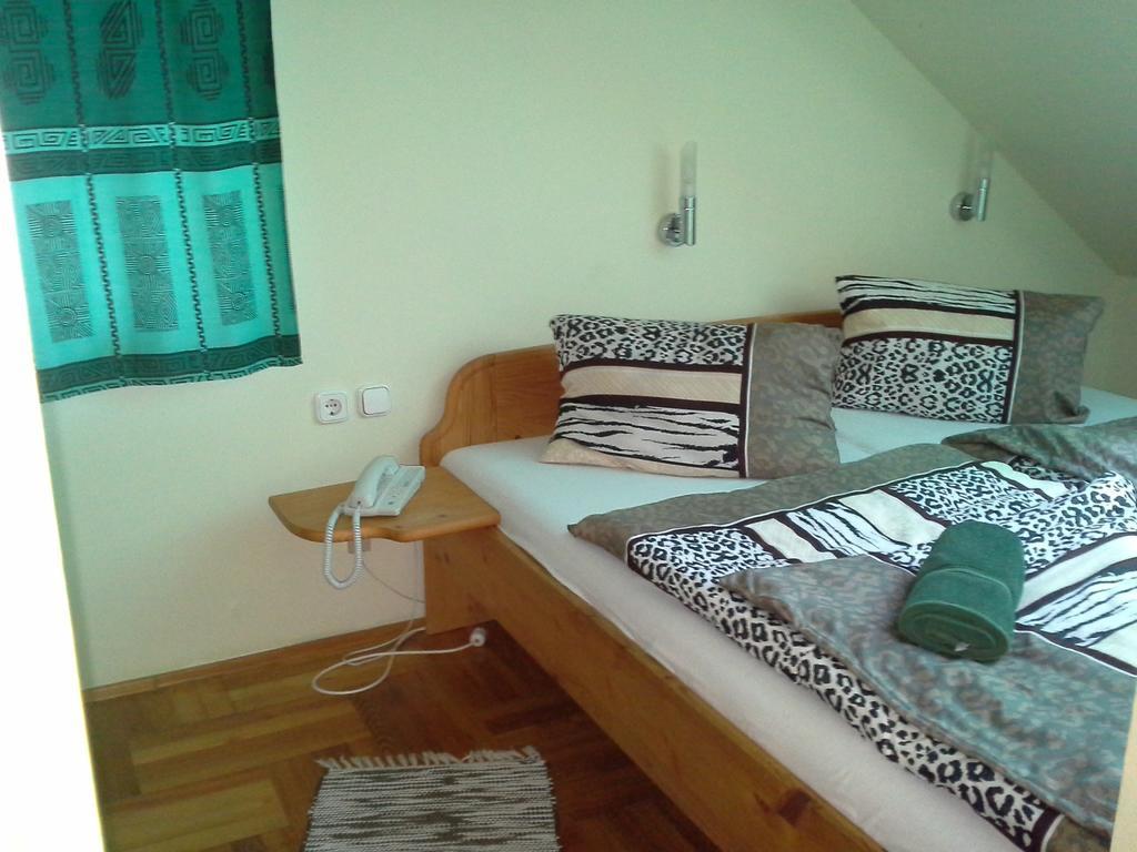 Korona Szallo Hotel Nagykanizsa Buitenkant foto