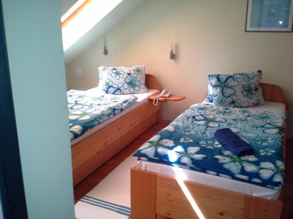 Korona Szallo Hotel Nagykanizsa Buitenkant foto