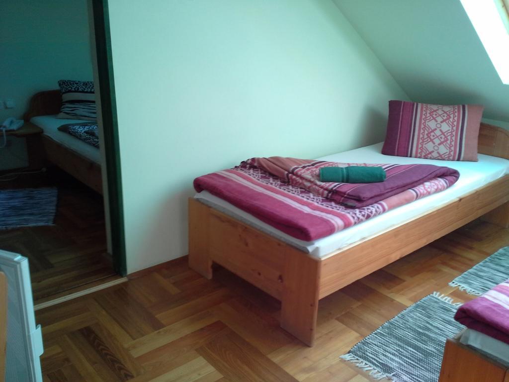 Korona Szallo Hotel Nagykanizsa Buitenkant foto