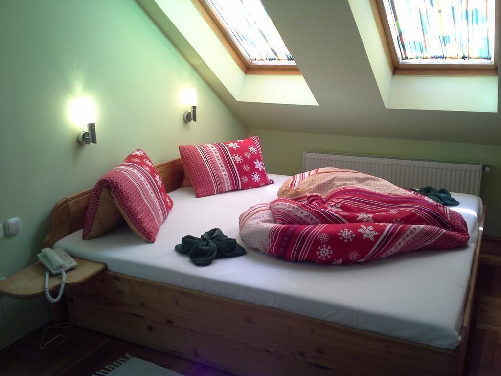Korona Szallo Hotel Nagykanizsa Buitenkant foto