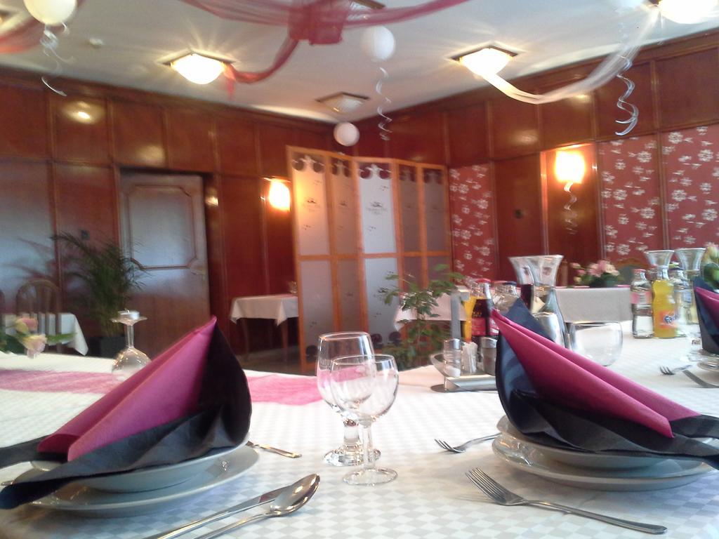 Korona Szallo Hotel Nagykanizsa Buitenkant foto