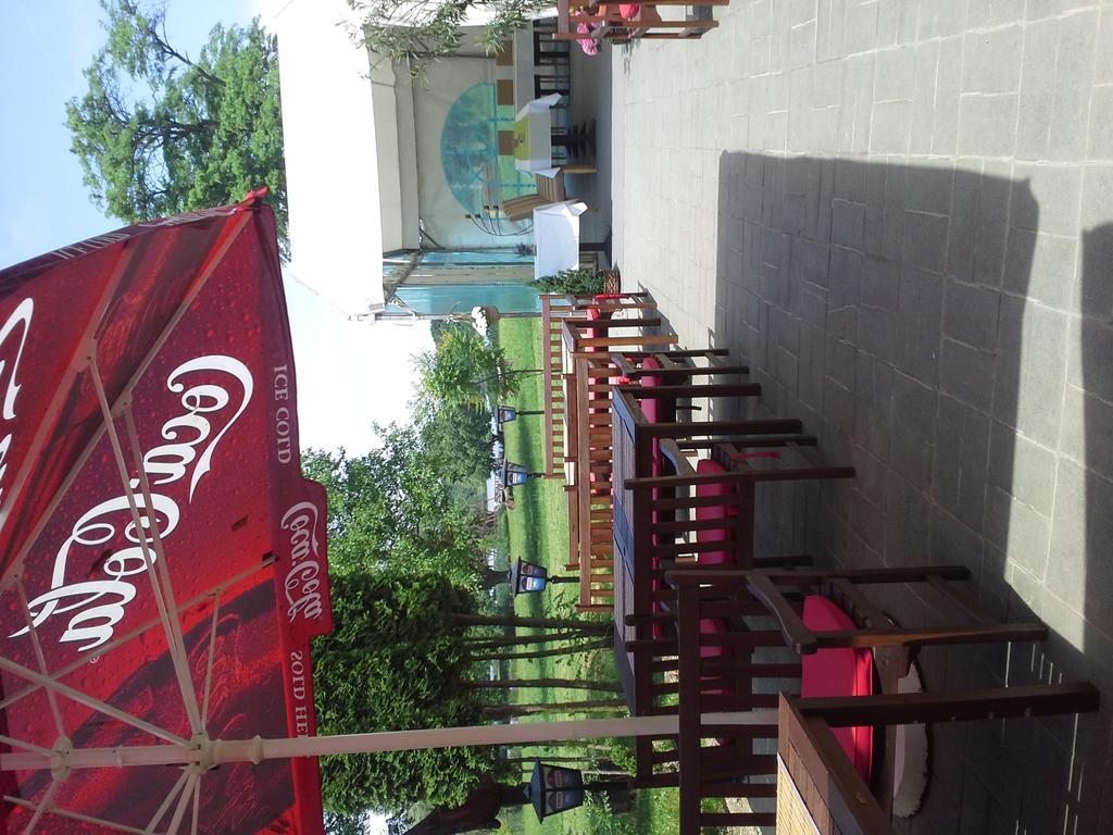 Korona Szallo Hotel Nagykanizsa Buitenkant foto