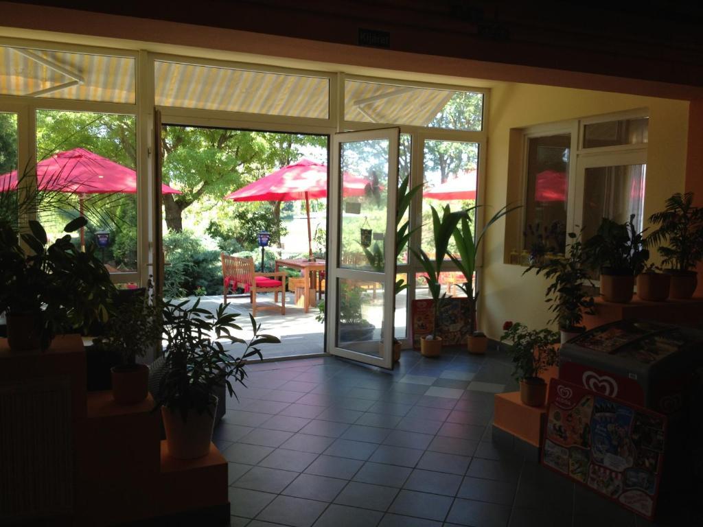 Korona Szallo Hotel Nagykanizsa Buitenkant foto