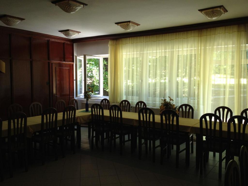 Korona Szallo Hotel Nagykanizsa Buitenkant foto