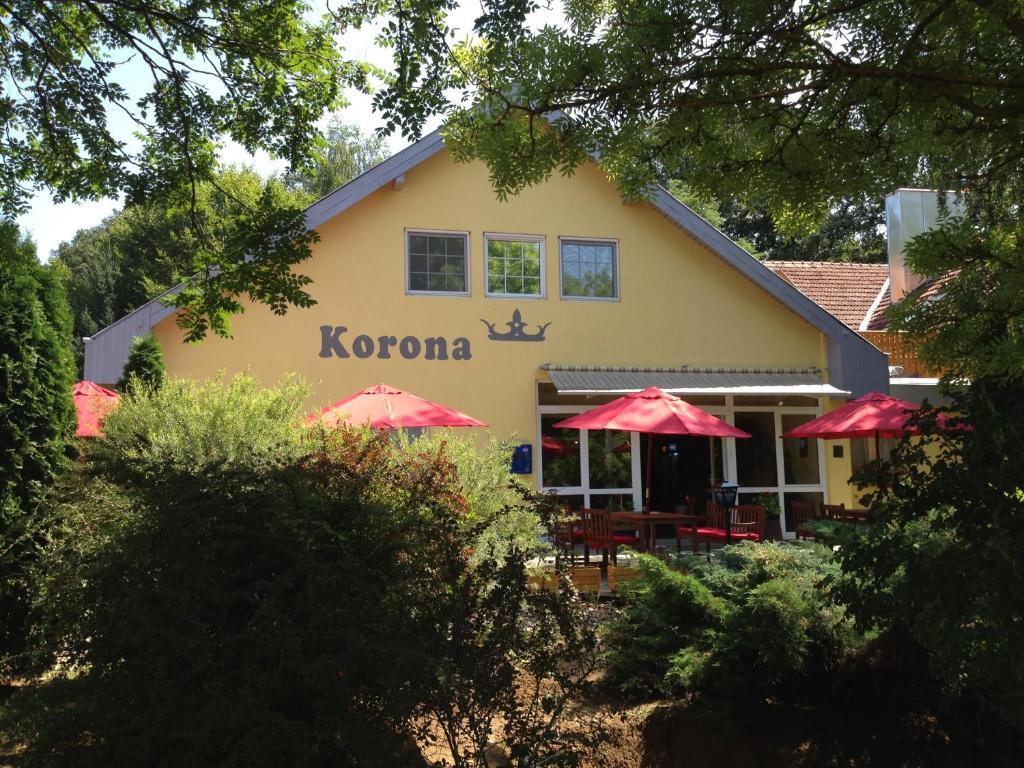 Korona Szallo Hotel Nagykanizsa Buitenkant foto