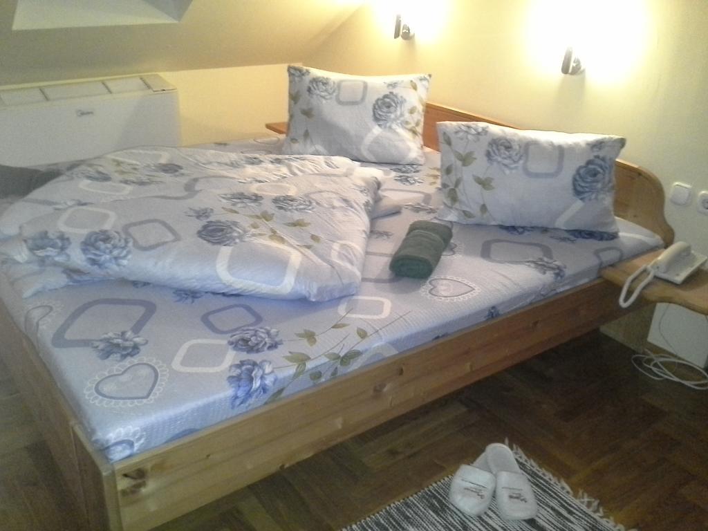 Korona Szallo Hotel Nagykanizsa Buitenkant foto